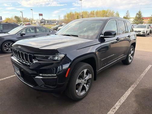 Midnight Sky 2024 Jeep Grand Cherokee Limited