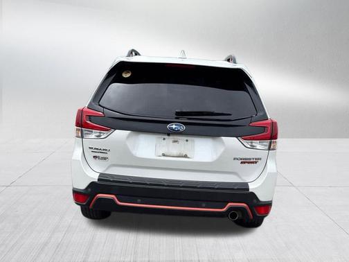 Crystal White Pearl 2021 Subaru Forester Sport