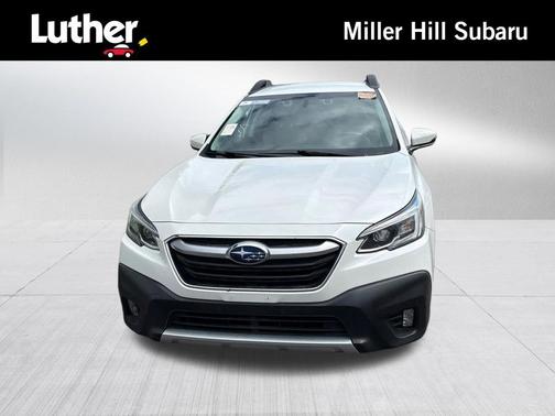 Crystal White Pearl 2022 Subaru Outback Limited