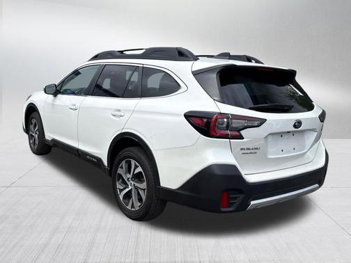 Crystal White Pearl 2022 Subaru Outback Limited