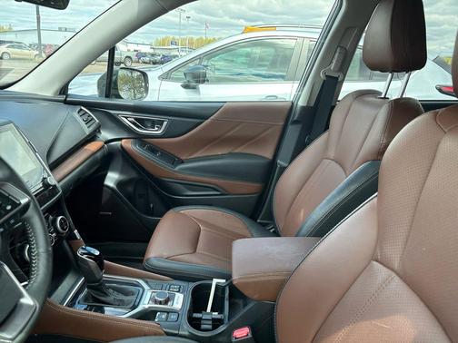 Magnetite Gray Metallic 2024 Subaru Forester Touring