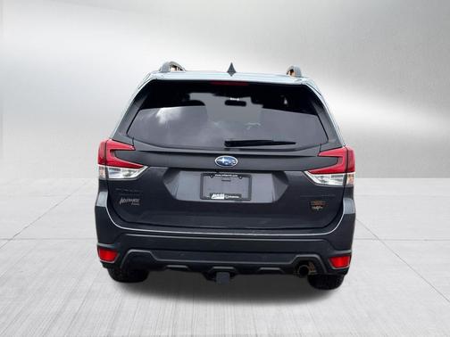 Magnetite Gray Metallic 2024 Subaru Forester Wilderness