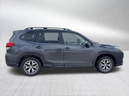 Magnetite Gray Metallic 2023 Subaru Forester Premium
