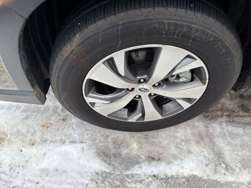 Autumn Green Metallic 2025 Subaru Ascent Premium 8-Passenger