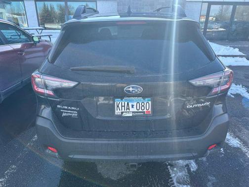 Crystal Black Silica 2024 Subaru Outback Premium