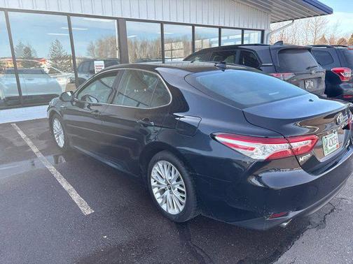 2020 Toyota Camry Hybrid XLE