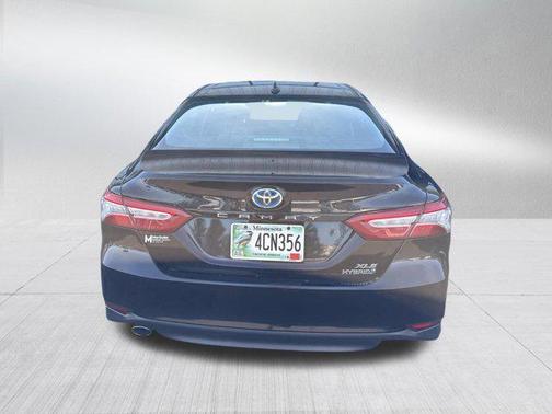 2020 Toyota Camry Hybrid XLE