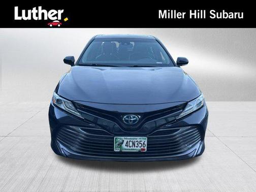 2020 Toyota Camry Hybrid XLE