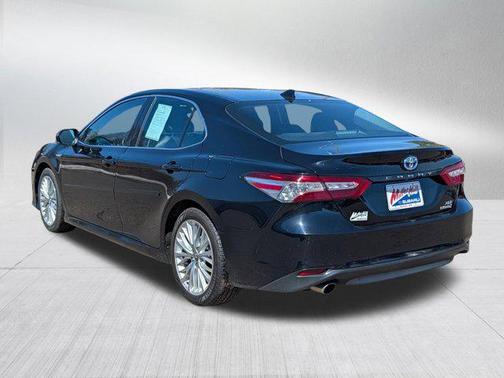 2020 Toyota Camry Hybrid XLE