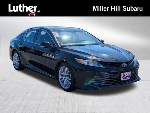 2020 Toyota Camry Hybrid XLE