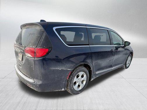 2017 Chrysler Pacifica LX