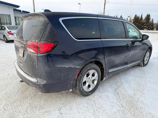 2017 Chrysler Pacifica LX