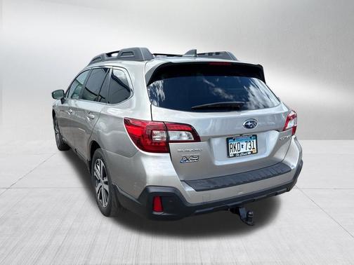 Tungsten Metallic 2018 Subaru Outback 2.5i Limited