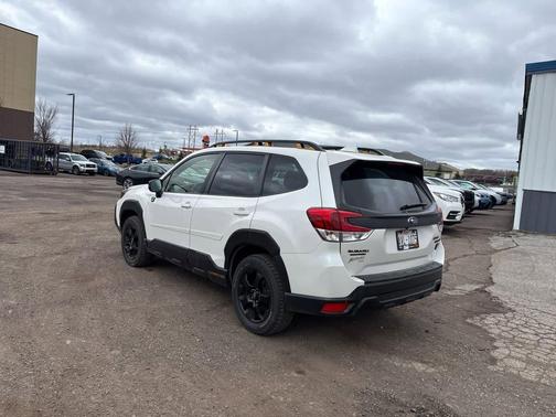 Crystal White Pearl 2023 Subaru Forester Wilderness