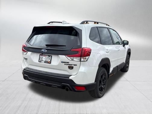 Crystal White Pearl 2023 Subaru Forester Wilderness