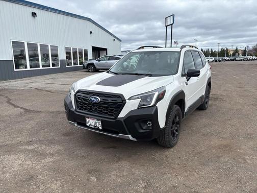 Crystal White Pearl 2023 Subaru Forester Wilderness