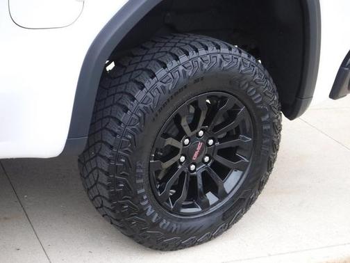 2023 GMC Sierra 1500 AT4X