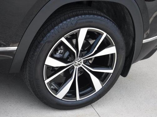 2024 Volkswagen Atlas Cross Sport 2.0T SEL Premium R-Line