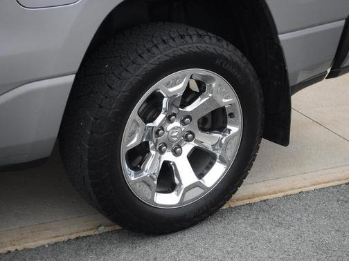 2022 RAM 1500 Big Horn Quad Cab 4x4 64' Box