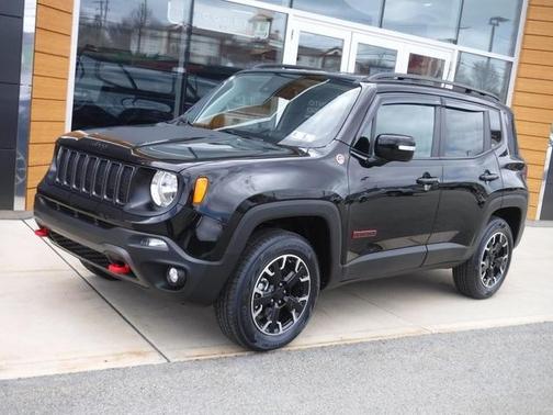 2023 Jeep Renegade Trailhawk