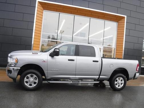 2023 RAM 2500 Big Horn Crew Cab 4x4 64' Box