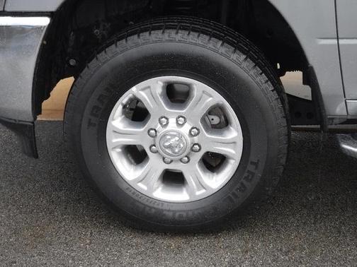 2023 RAM 2500 Big Horn Crew Cab 4x4 64' Box