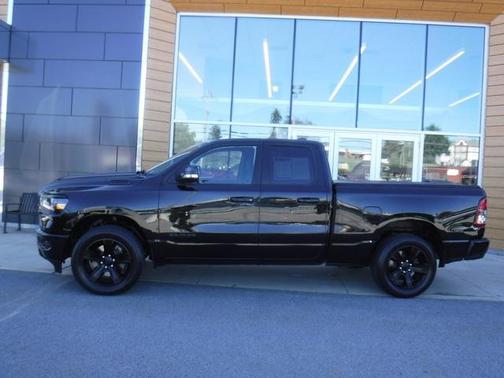 2022 RAM 1500 Big Horn Quad Cab 4x4 64' Box