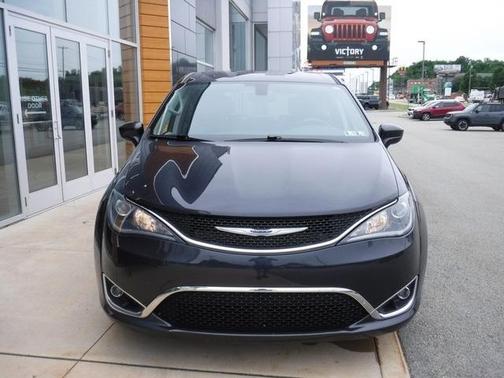 2020 Chrysler Pacifica Touring