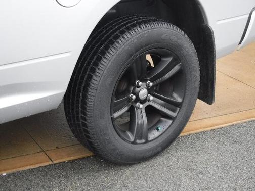 2017 RAM 1500 Night Quad Cab 4x4 64' Box