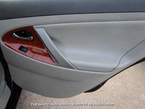 2010 Toyota Camry XLE for sale in Detroit, MI - image 27
