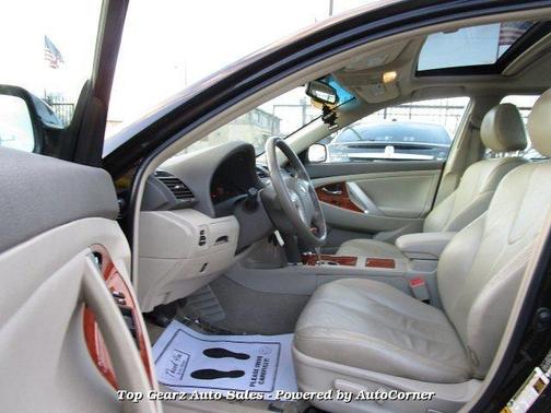 2010 Toyota Camry XLE for sale in Detroit, MI - image 18