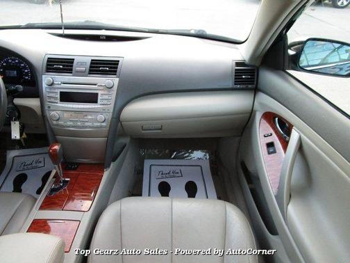 2010 Toyota Camry XLE for sale in Detroit, MI - image 26