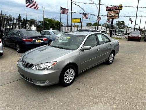 2005 Toyota Camry LE