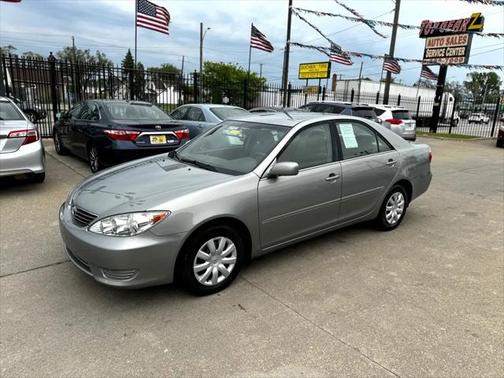 2005 Toyota Camry LE