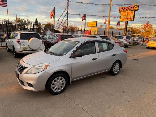 2012 Nissan Versa 1.6 S