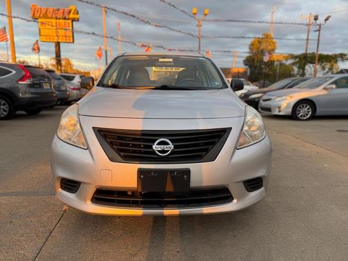 2012 Nissan Versa 1.6 S