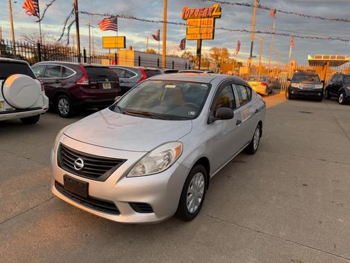2012 Nissan Versa 1.6 S