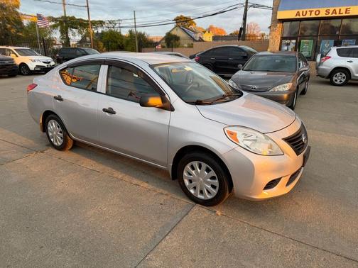 2012 Nissan Versa 1.6 S