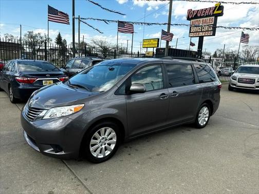 2015 Toyota Sienna LE