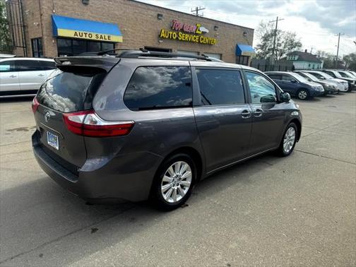 2015 Toyota Sienna LE