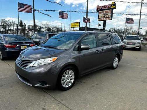 2015 Toyota Sienna LE