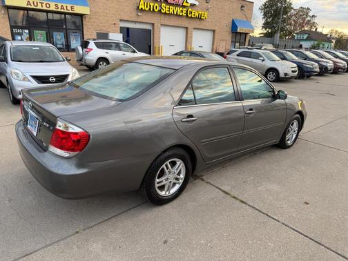 2005 Toyota Camry XLE V6