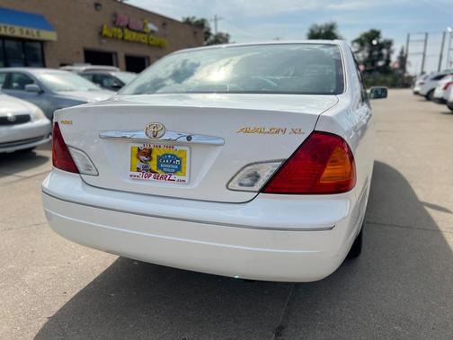 2002 Toyota Avalon XL
