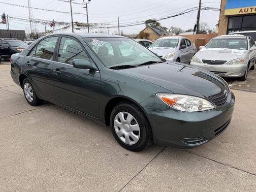 2004 Toyota Camry LE