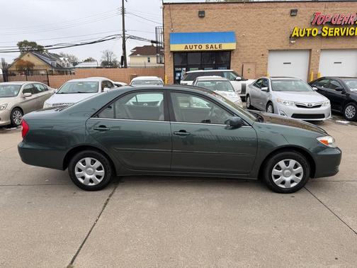 2004 Toyota Camry LE