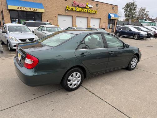 2004 Toyota Camry LE