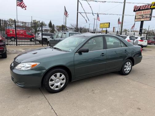 2004 Toyota Camry LE