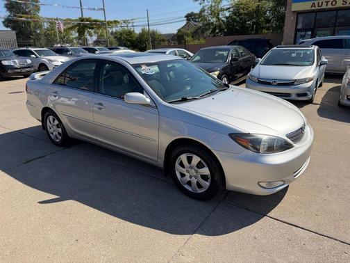 2004 Toyota Camry SE V6