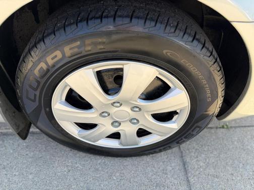 2004 Toyota Camry SE V6