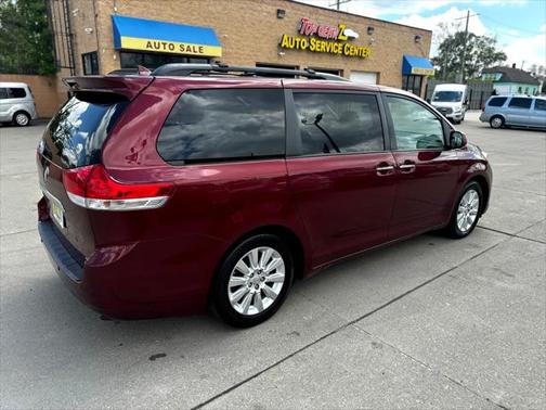 2011 Toyota Sienna XLE Limited